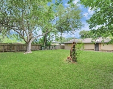 4803 Beechaven Street - Photo Thumbnail 25