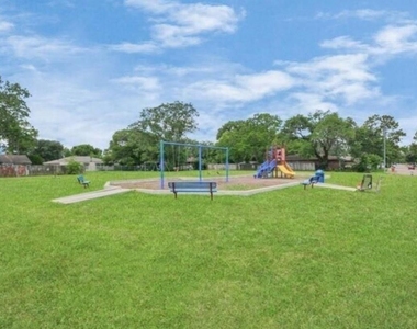 4803 Beechaven Street - Photo Thumbnail 26