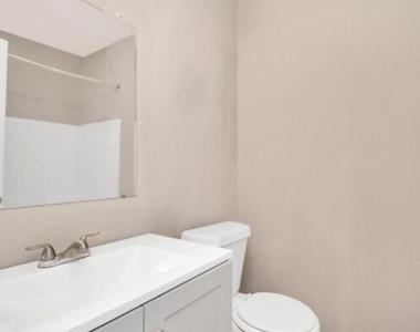 4803 Beechaven Street - Photo Thumbnail 14