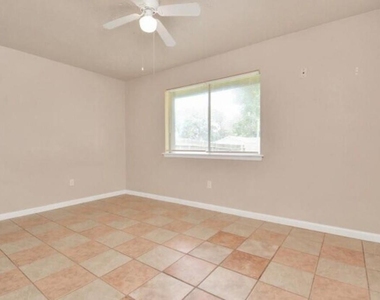 4803 Beechaven Street - Photo Thumbnail 7