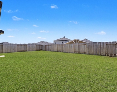 40839 Hawthorne Glades Street - Photo Thumbnail 30