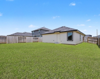 40839 Hawthorne Glades Street - Photo Thumbnail 33