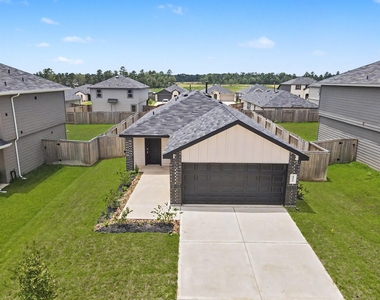 40839 Hawthorne Glades Street - Photo Thumbnail 34
