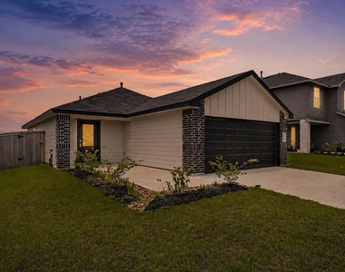 40839 Hawthorne Glades Street - Photo Thumbnail 42