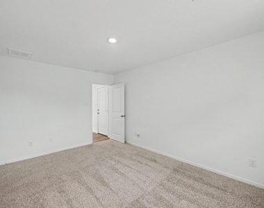 40839 Hawthorne Glades Street - Photo Thumbnail 17