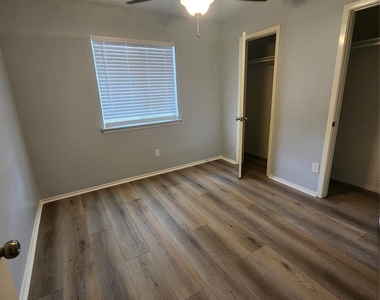 4515 Aspen Brook Lane - Photo Thumbnail 17