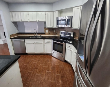 4515 Aspen Brook Lane - Photo Thumbnail 8