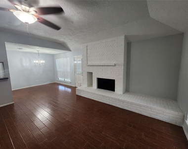 4515 Aspen Brook Lane - Photo Thumbnail 3