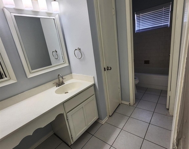 4515 Aspen Brook Lane - Photo Thumbnail 15