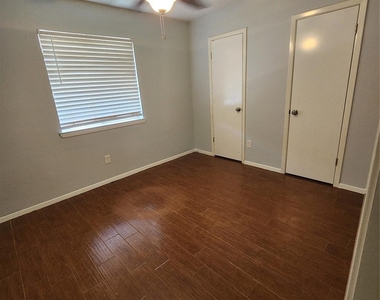 4515 Aspen Brook Lane - Photo Thumbnail 16