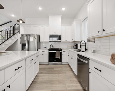 5702 Breland Street - Photo Thumbnail 3