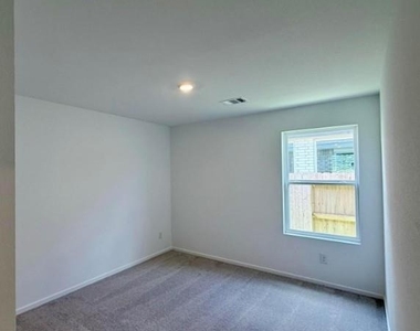 932 Capracotta Drive - Photo Thumbnail 9