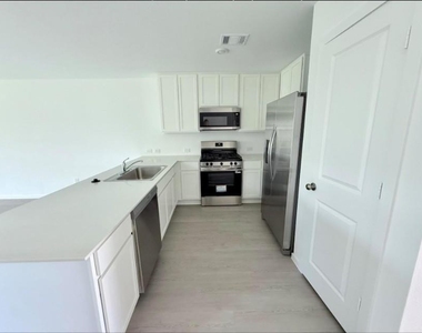 932 Capracotta Drive - Photo Thumbnail 2
