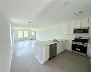 932 Capracotta Drive - Photo Thumbnail 3