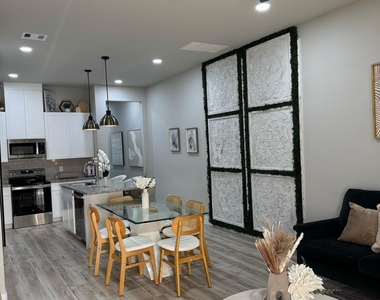 8324 Mariah Street - Photo Thumbnail 2