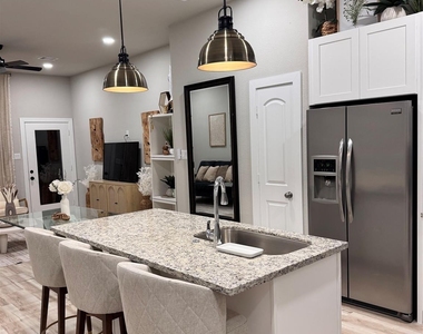 8324 Mariah Street - Photo Thumbnail 12