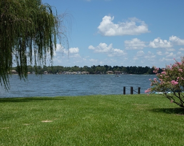 135 April Point Drive N - Photo Thumbnail 23