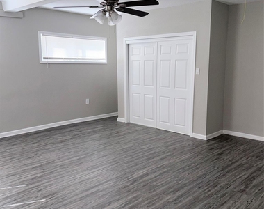 3700 4th Street - Photo Thumbnail 18