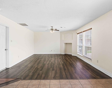 14015 Crossvale Lane - Photo Thumbnail 8