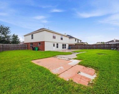 14015 Crossvale Lane - Photo Thumbnail 18