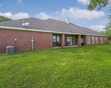 7630 Savannah Plantation Drive - Photo Thumbnail 17