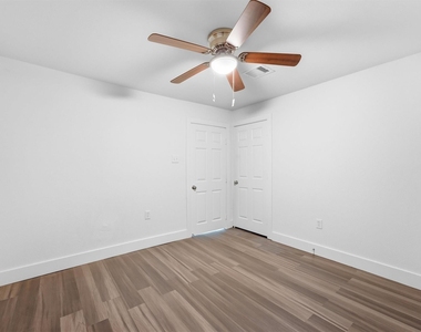 2281 Des Jardines Street - Photo Thumbnail 17