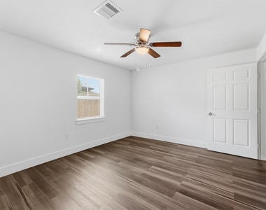 2281 Des Jardines Street - Photo Thumbnail 11