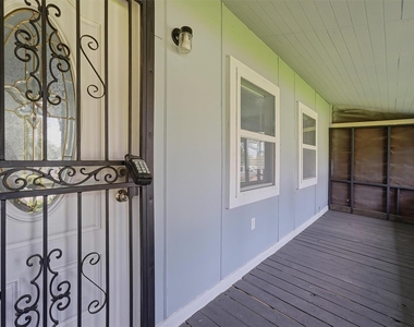 2281 Des Jardines Street - Photo Thumbnail 3