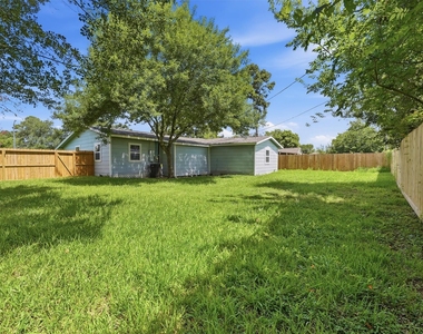 2281 Des Jardines Street - Photo Thumbnail 22