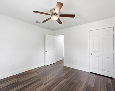 2281 Des Jardines Street - Photo Thumbnail 20