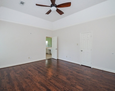6007 Planters Point Court - Photo Thumbnail 11