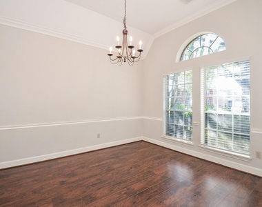 6007 Planters Point Court - Photo Thumbnail 2