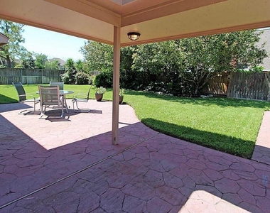 6007 Planters Point Court - Photo Thumbnail 5