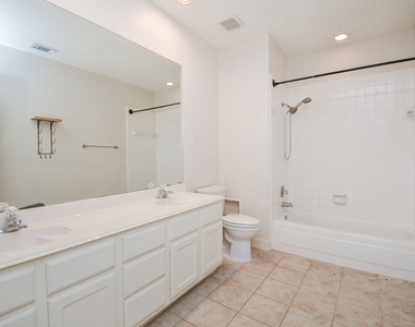 6007 Planters Point Court - Photo Thumbnail 16