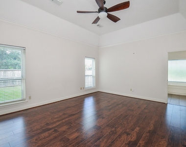 6007 Planters Point Court - Photo Thumbnail 10