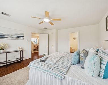 10727 Cobblecreek Way - Photo Thumbnail 10