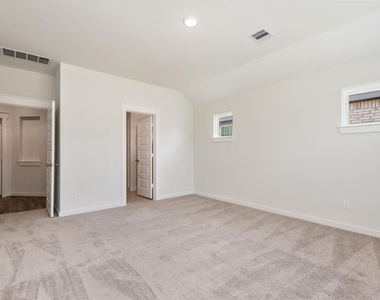 3111 West Frontier Lane - Photo Thumbnail 17