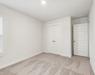 3111 West Frontier Lane - Photo Thumbnail 30