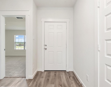 3111 West Frontier Lane - Photo Thumbnail 7