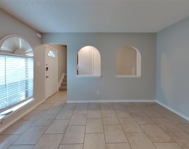 16726 Britford - Photo Thumbnail 2