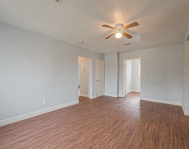 4006 Sunflower Street - Photo Thumbnail 6