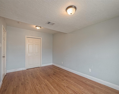 4006 Sunflower Street - Photo Thumbnail 9