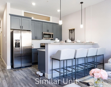 1555 Elm - Photo Thumbnail 14