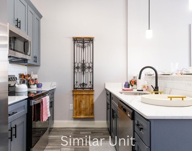 1555 Elm - Photo Thumbnail 18
