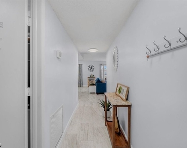 108 Se 47th Street - Photo Thumbnail 4