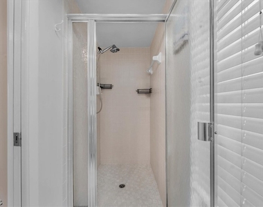 108 Se 47th Street - Photo Thumbnail 31