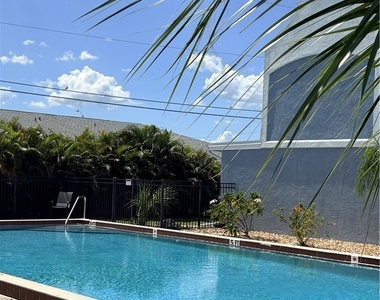 4520 Sw 8th Place - Photo Thumbnail 22