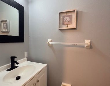 4520 Sw 8th Place - Photo Thumbnail 20