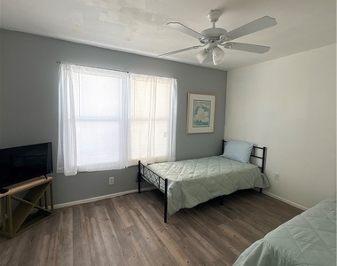 4520 Sw 8th Place - Photo Thumbnail 18