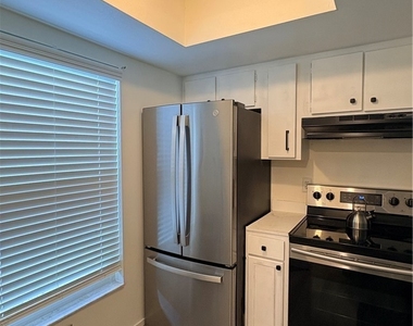 4520 Sw 8th Place - Photo Thumbnail 7